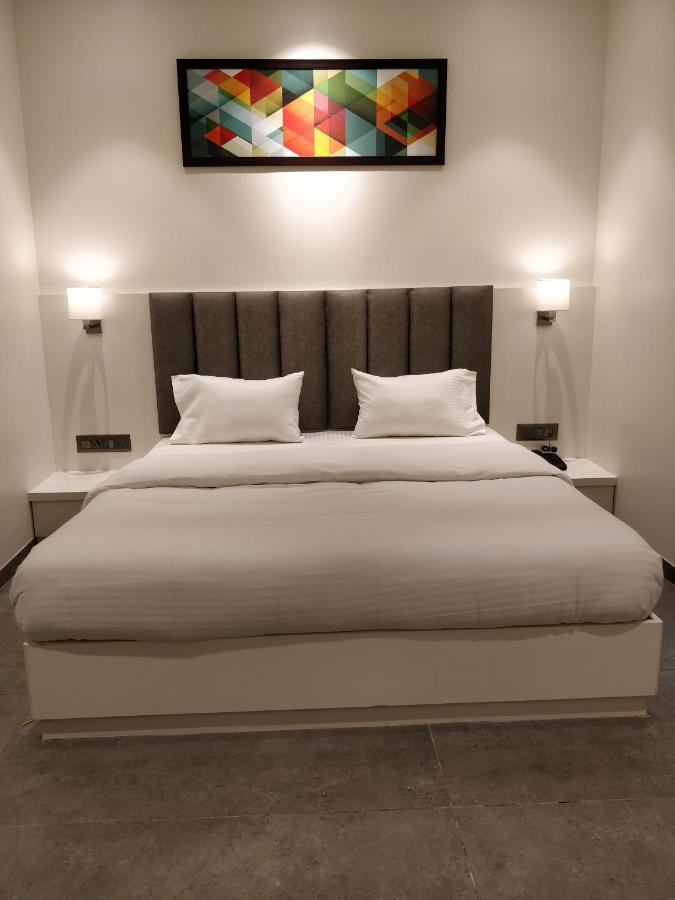 Hotel My Home Residency Насик Экстерьер фото